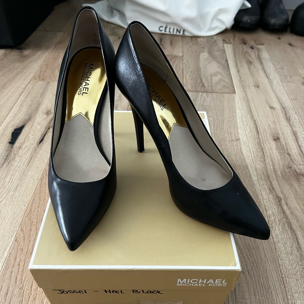 Michael Kors black heels size 7